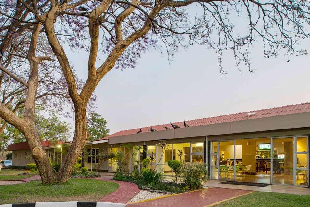 Kadoma Hotel & Conference Centre Exterior foto